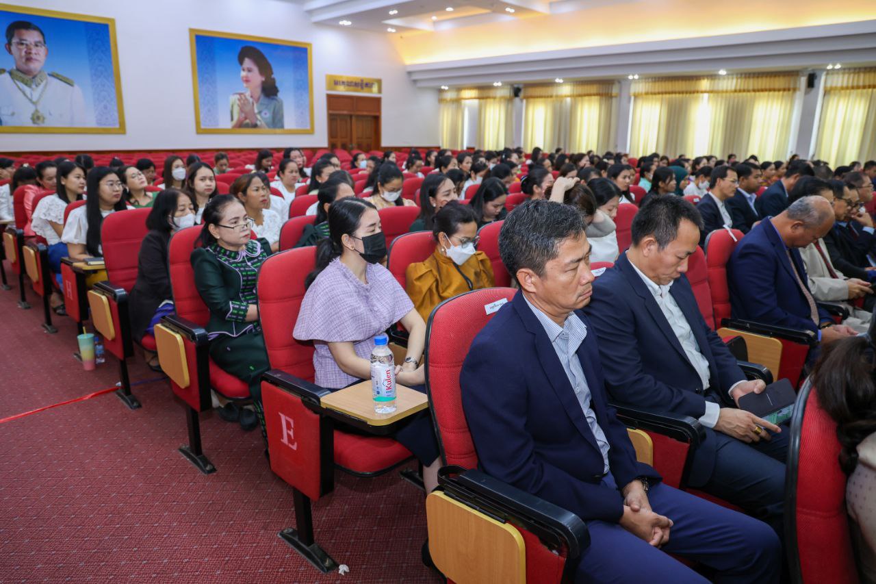 ឯកឧត្ដម ឆាយ ឫទ្ធិសែន និងលោកជំទាវ បានអញ្ជើញជាអធិបតីប្រារព្ធពិធីអបអរសាទរ ទិវាអន្តរជាតិនារី ៨ មីនា ឆ្នាំ២០២៤ ខួបទី១១៣ ក្រោមប្រធានបទ "ស្រ្តី និងក្មេងស្រី ក្នុងបរិវត្តកម្មឌីជីថល" 8 6 1