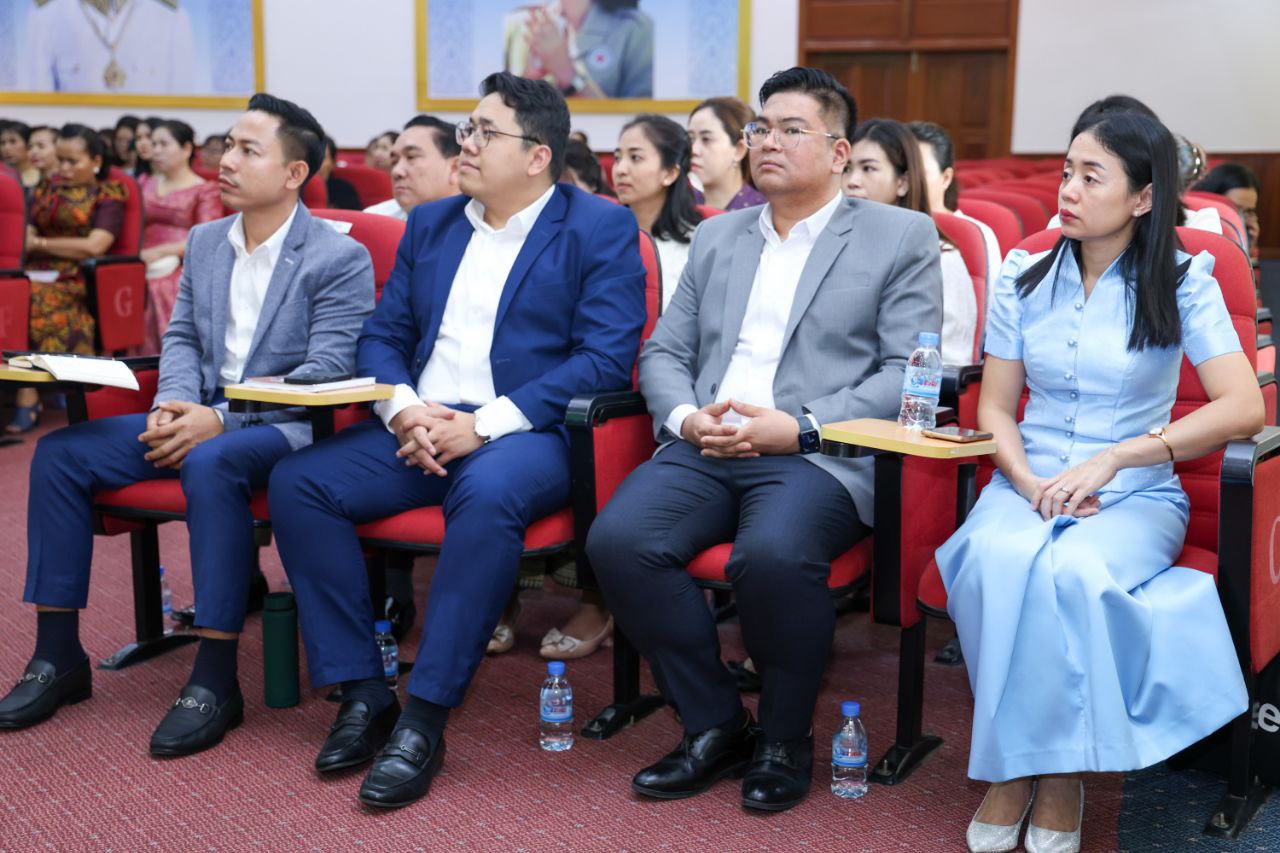 ឯកឧត្ដម ឆាយ ឫទ្ធិសែន និងលោកជំទាវ បានអញ្ជើញជាអធិបតីប្រារព្ធពិធីអបអរសាទរ ទិវាអន្តរជាតិនារី ៨ មីនា ឆ្នាំ២០២៤ ខួបទី១១៣ ក្រោមប្រធានបទ "ស្រ្តី និងក្មេងស្រី ក្នុងបរិវត្តកម្មឌីជីថល" 11 9