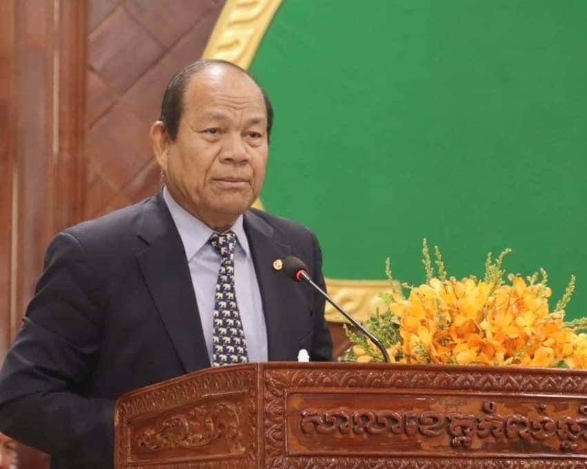 មន្រ្ដីអង្គភាពអនុវត្តគម្រោងកែលម្អផ្លូវជនបទ ជំហ៊ានទី៣ ផ្នែកសង្គម និងបរិស្ថានចុះផ្សព្វផ្សាយចរាចរណ៍ផ្លូវគោកជូនសិក្សានុសិស្សនៅខេត្តព្រៃវែង 4 photo 2024 03 04 16 12 55