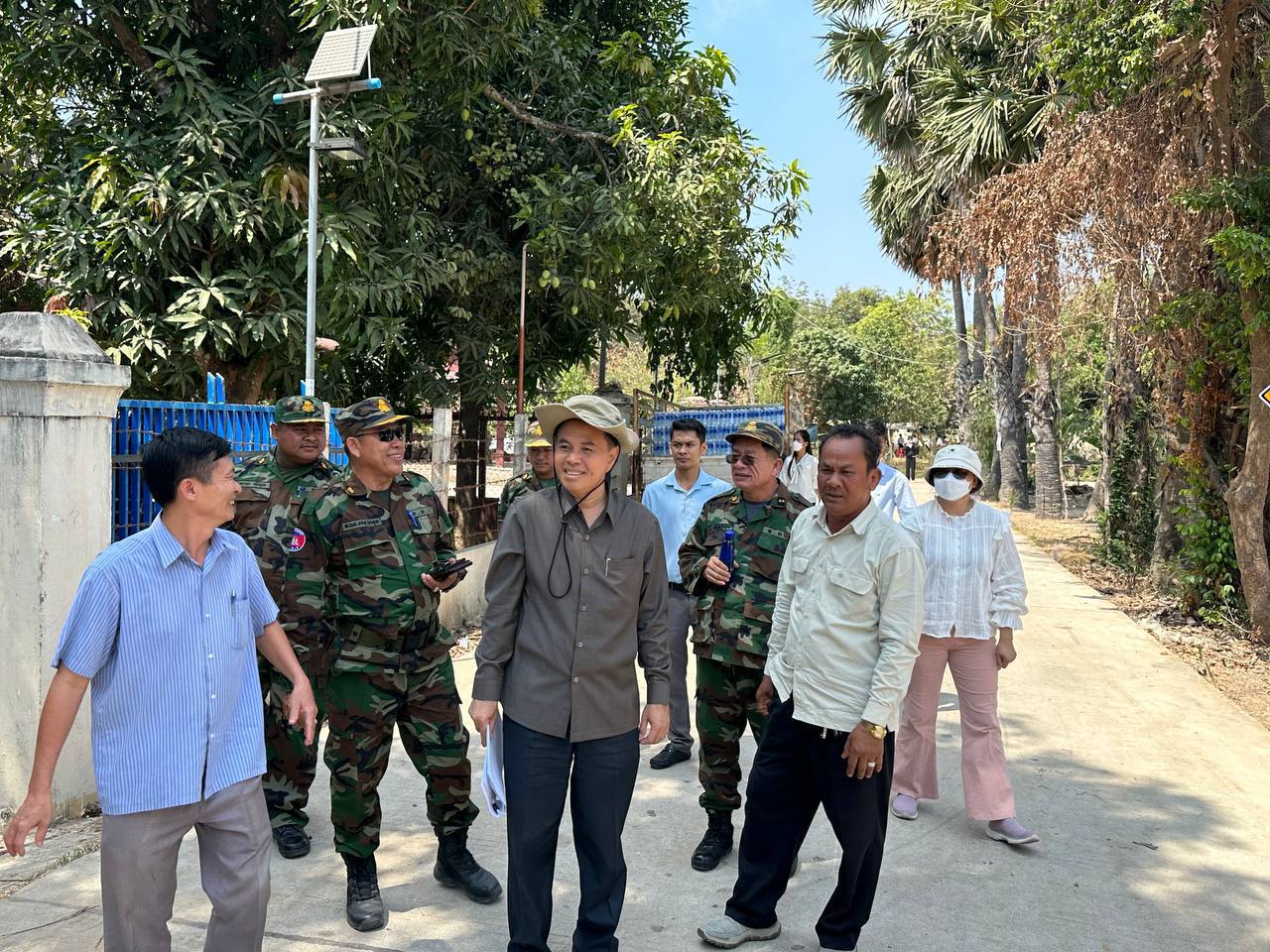 ឯកឧត្តមបណ្ឌិត នួន ដាញ៉ិល ដឹកនាំគណៈកម្មការអន្តរក្រសួង ចុះវាយតម្លៃប្រគល់-ទទួល លើការងារ ២គម្រោងស្ថិតនៅក្នុងខេត្តកណ្តាល 4 photo 2024 03 04 18 02 02 2