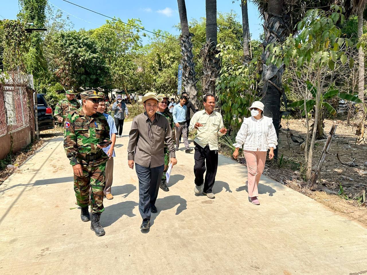 ឯកឧត្តមបណ្ឌិត នួន ដាញ៉ិល ដឹកនាំគណៈកម្មការអន្តរក្រសួង ចុះវាយតម្លៃប្រគល់-ទទួល លើការងារ ២គម្រោងស្ថិតនៅក្នុងខេត្តកណ្តាល 7 photo 2024 03 04 18 02 05