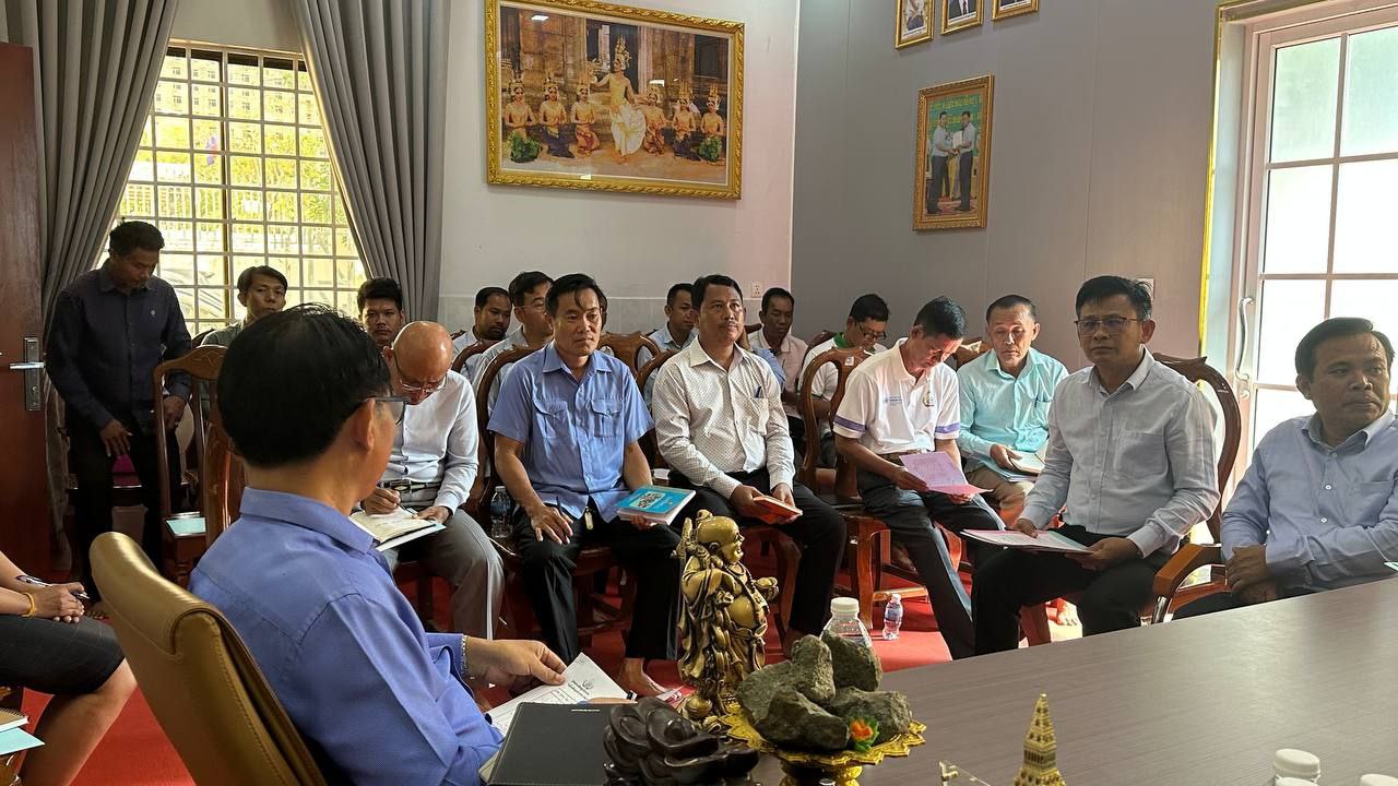 ឯកឧត្តម សួន សេរីរដ្ឋា អញ្ជើញដឹកនាំក្រុមការងារក្រសួង ចូលរួមក្នុងកិច្ចប្រជុំពង្រឹងការអនុវត្តផែនការសកម្មភាពនិងថវិកា លើការងារអភិវឌ្ឍន៍ និងអភិរក្សជនជាតិដើមភាគតិច នៅមន្ទីរអភិវឌ្ឍន៍ជនបទខេត្តកំពង់ស្ពឺ ខេត្តព្រះសីហនុ និង ខេត្តកោះកុង 4 photo 2024 03 05 04 32 21