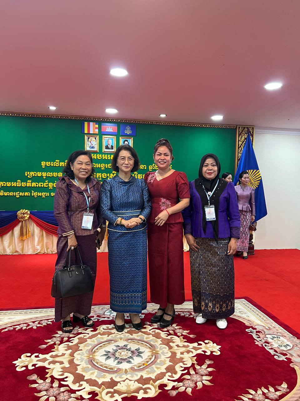 លោកជំទាវ ម៉ាត់ ម៉ារ៉ា អញ្ជើញចូលរួម កម្មវិធីជួបសម្តែងការគួរសមជាមួយថ្នាក់ដឹកនាំ ស្ថាប័នរដ្ឋសភានៃព្រះរាជាណាចក្រកម្ពុជា ក្នុងឱកាសអបអរសាទរ ខួបលើកទី១១៣ ទិវាអន្តរជាតិនារី ៨ មិនា ឆ្នាំ២០២៤ 6 photo 2024 03 05 14 43 06