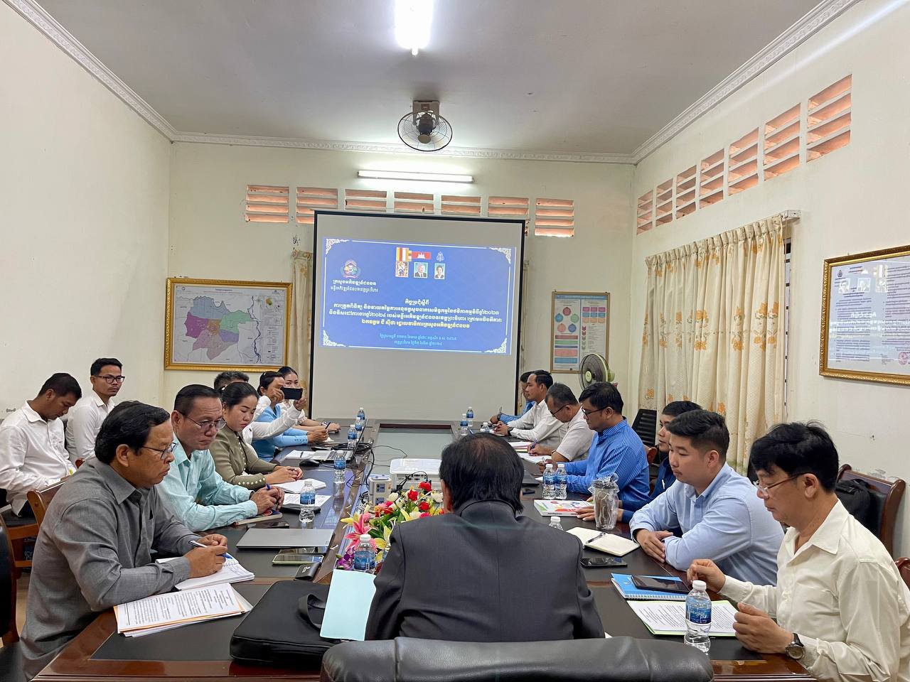 ឯកឧត្ដម ជី ស៊ីថា រដ្ឋលេខាធិការ បានអញ្ជើញដឹកនាំកិច្ចប្រជុំស្ដីពី ចុះសម្របសម្រួលការរៀបចំ និងការអនុវត្តសូចនាករសមិទ្ធកម្ម របស់មន្ទីរអភិវឌ្ឍន៍ជនបទខេត្តព្រះវិហារ 4 photo 2024 03 07 12 37 44