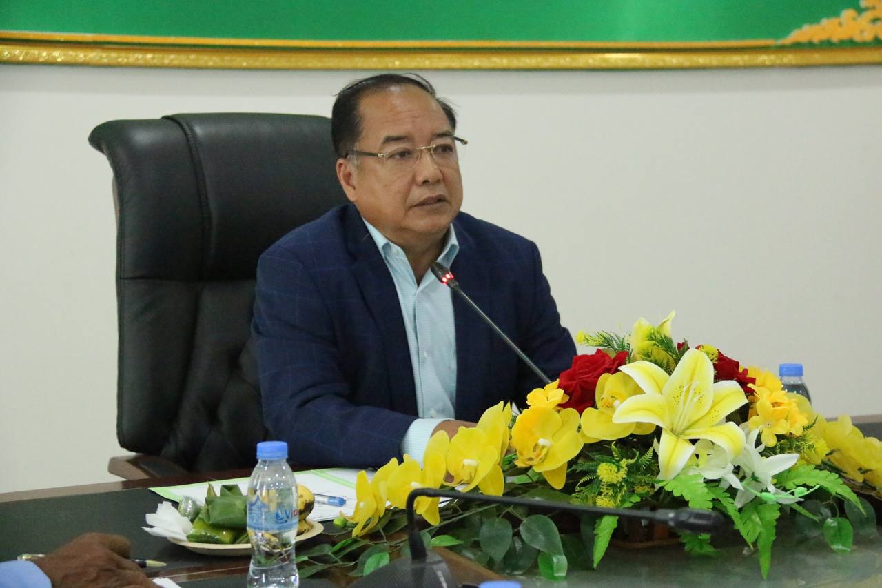 ឯកឧត្តមបណ្ឌិត នួន ពេជ្រនិមិត្ត អញ្ជើញជាអធិបតីបើកវគ្គបណ្ដុះបណ្ដាល ស្ដីពី “វិធីសាស្ត្រអភិវឌ្ឍន៍សមត្ថភាពមន្ត្រីសម្របសម្រួលសហគមន៍ជនបទ” 3 photo 2024 03 13 16 09 37