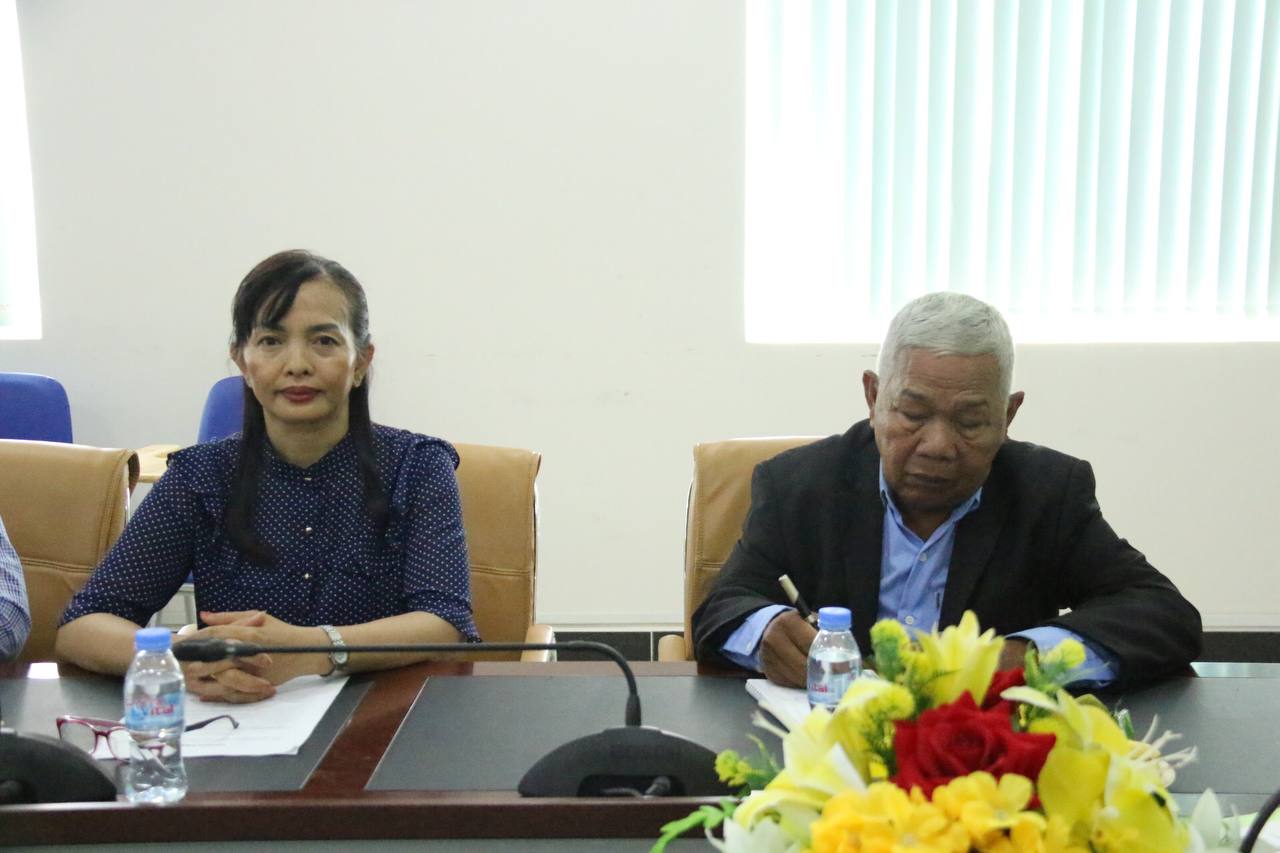 ឯកឧត្តមបណ្ឌិត នួន ពេជ្រនិមិត្ត អញ្ជើញជាអធិបតីបើកវគ្គបណ្ដុះបណ្ដាល ស្ដីពី “វិធីសាស្ត្រអភិវឌ្ឍន៍សមត្ថភាពមន្ត្រីសម្របសម្រួលសហគមន៍ជនបទ” 7 photo 2024 03 13 16 09 38