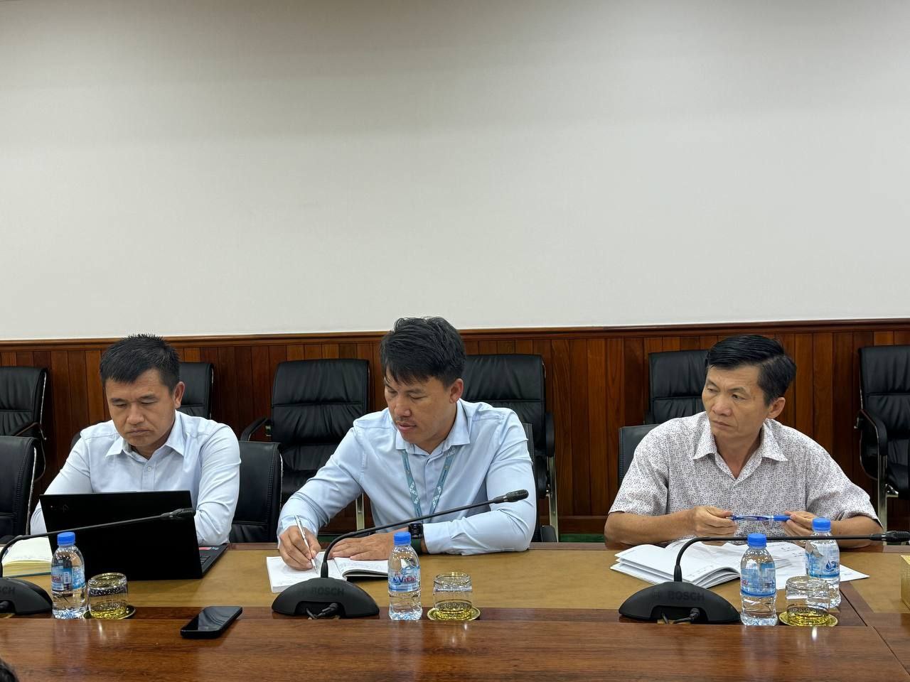 ឯកឧត្តមបណ្ឌិត ជ្រុន ថេរ៉ាវ៉ាត ដឹកនាំកិច្ចប្រជុំក្រុមការងារ ប្រព័ន្ធគ្រប់គ្រងសារពើភ័ណ្ឌផ្លូវជនបទ 8 photo 2024 03 13 18 45 40 4