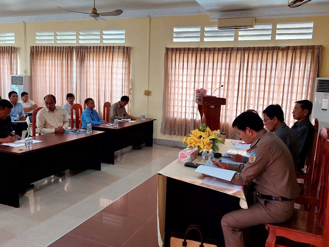 ឯកឧត្ដម ប៉ា សុខុម រដ្ឋលេខាធិការ តំណាងដ៏ខ្ពង់ខ្ពស់ ឯកឧត្តម ឆាយ ឫទ្ធិសែន អញ្ជើញជាអធិបតីភាពក្នុងកិច្ចប្រជុំ បូកសរុបលទ្ធផលការងារប្រចាំខែត្រីមាសទី១ និងលេីកទិសដៅការរងារបន្ត ត្រីមាសទី២ ឆ្នាំ២០២៤ របស់មន្ទីរអភិវឌ្ឍន៍ជនបទខេត្តកំពង់ឆ្នាំង 8 photo 2024 03 22 17 22 37