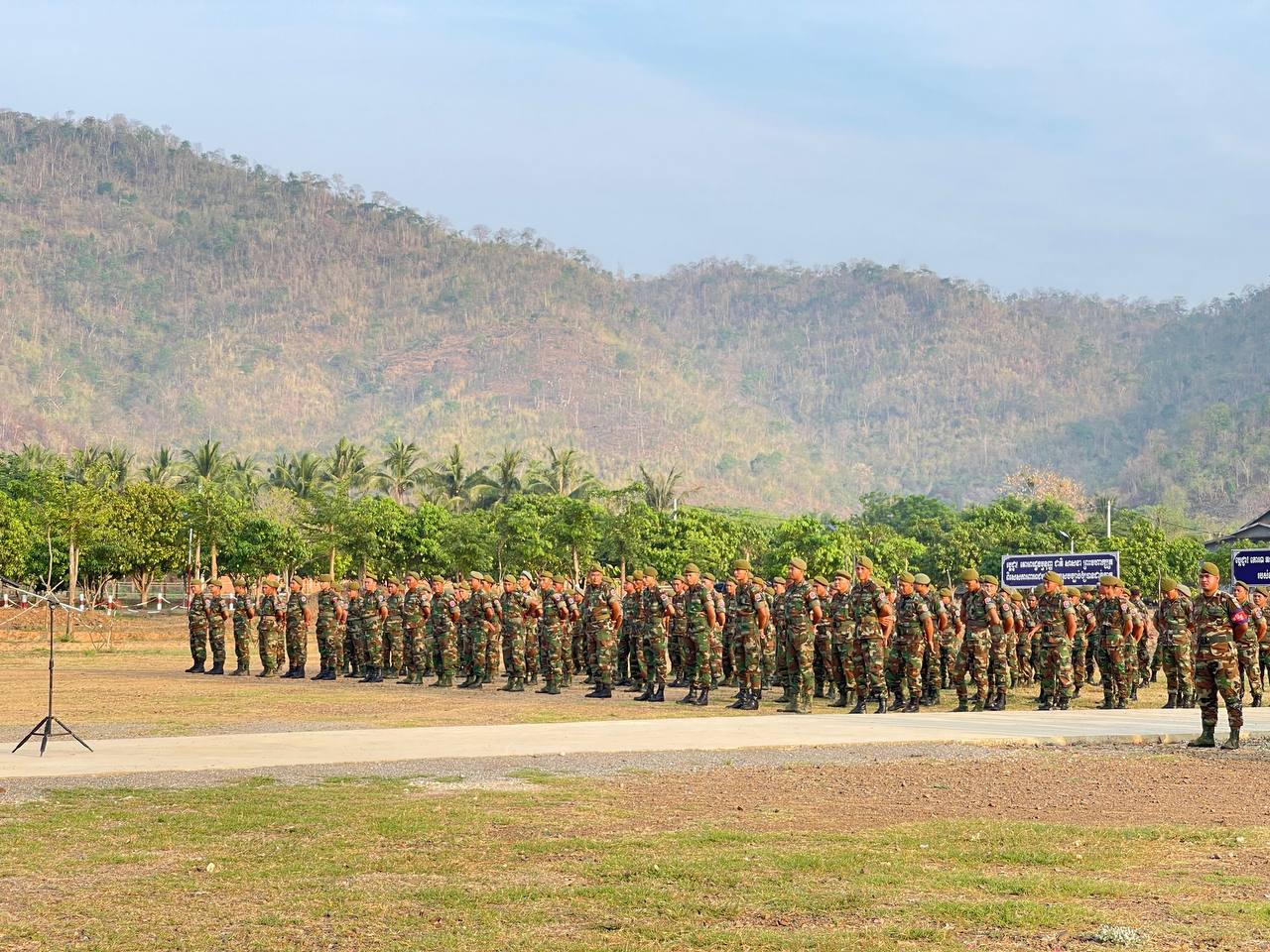 ឯកឧត្តម អ៊ិន ចន្ថា ដឹកនាំប្រតិភូក្រសួង អញ្ជើញសួរសុខទុក្ខទាហាន នៅកងពលតូចថ្មើរជើងលេខ ៥២ 5 photo 2024 03 29 10 02 33