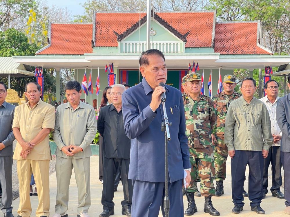 ឯកឧត្តម អ៊ិន ចន្ថា ដឹកនាំប្រតិភូក្រសួង អញ្ជើញសួរសុខទុក្ខទាហាន នៅកងពលតូចថ្មើរជើងលេខ ៥២ 2 photo 2024 03 29 10 03 04