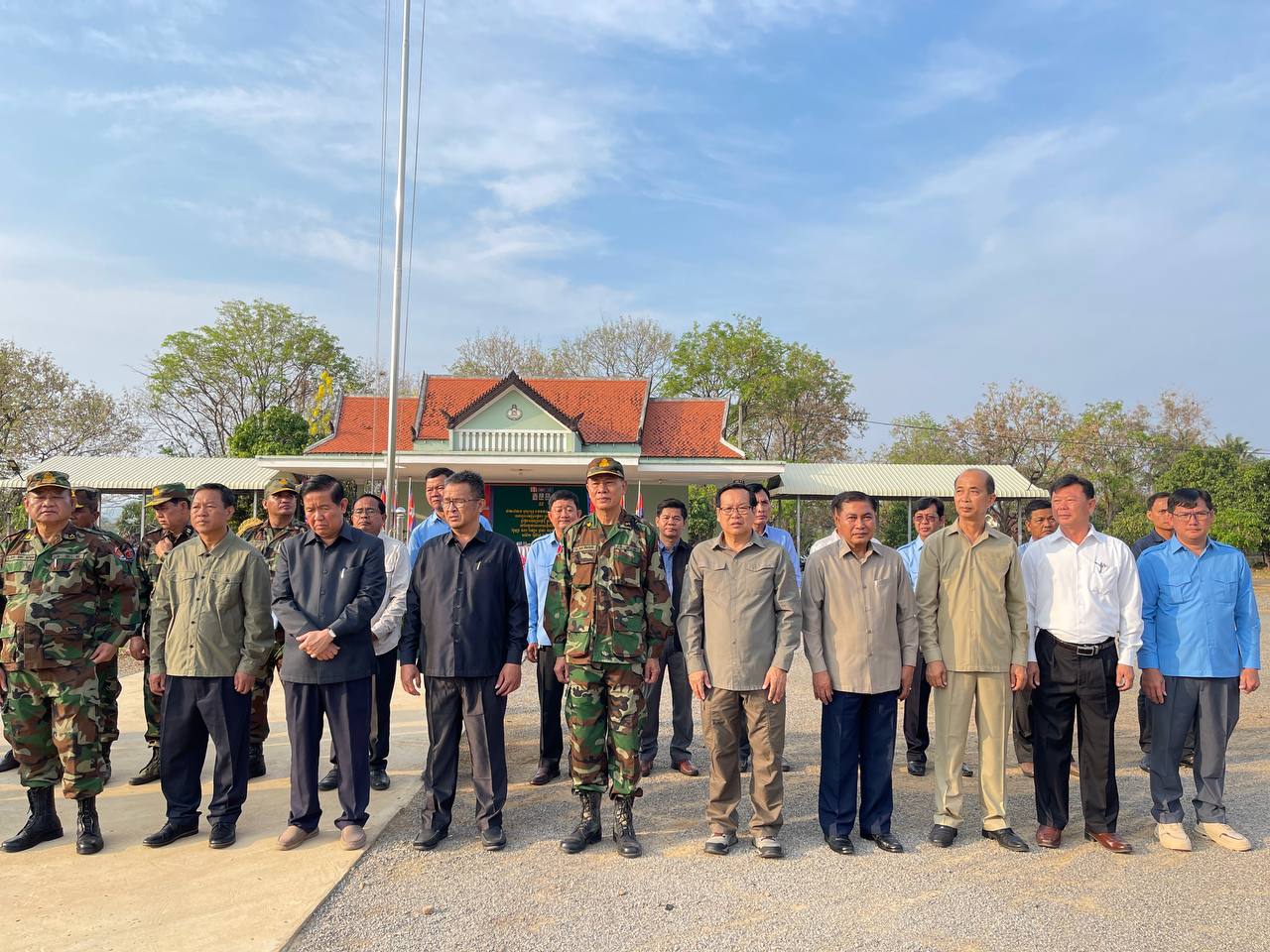 ឯកឧត្តម អ៊ិន ចន្ថា ដឹកនាំប្រតិភូក្រសួង អញ្ជើញសួរសុខទុក្ខទាហាន នៅកងពលតូចថ្មើរជើងលេខ ៥២ 7 photo 2024 03 29 10 03 06