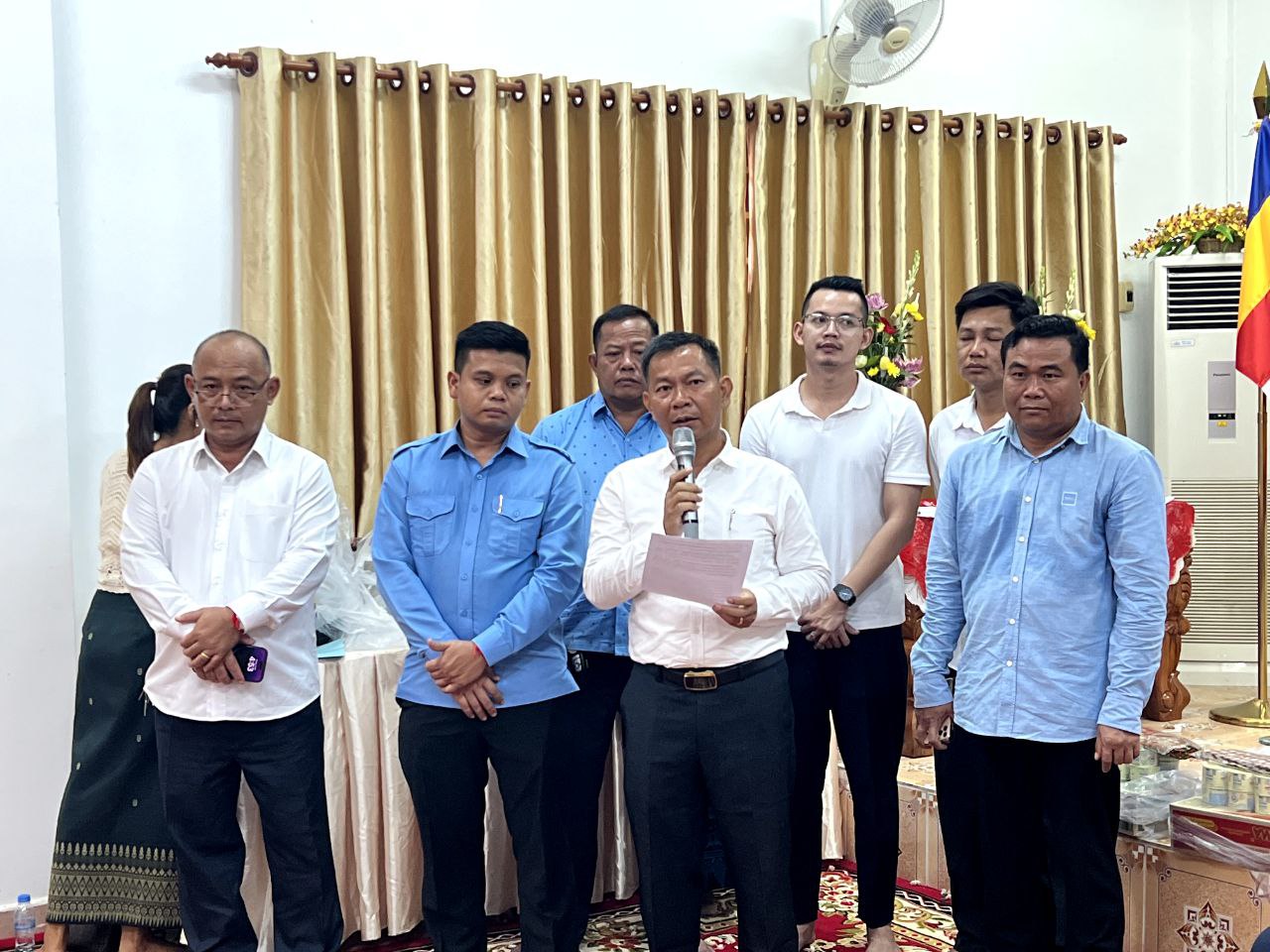 មន្ទីរអភិវឌ្ឍន៍ជនបទខេត្តស្វាយរៀងបានរៀបចំពិធីសំណេះសំណាលជាមួយមន្រ្តីចូលនិវត្តន៍ និងសូត្រមន្ត ព្រមទាំងពិសារអាហារសាមគ្គី ដើម្បីអបអរសាទរក្នុងឱកាសបុណ្យចូលឆ្នាំថ្មី ប្រពៃណីជាតិខ្មែរ 3 photo 2024 04 08 18 21 57