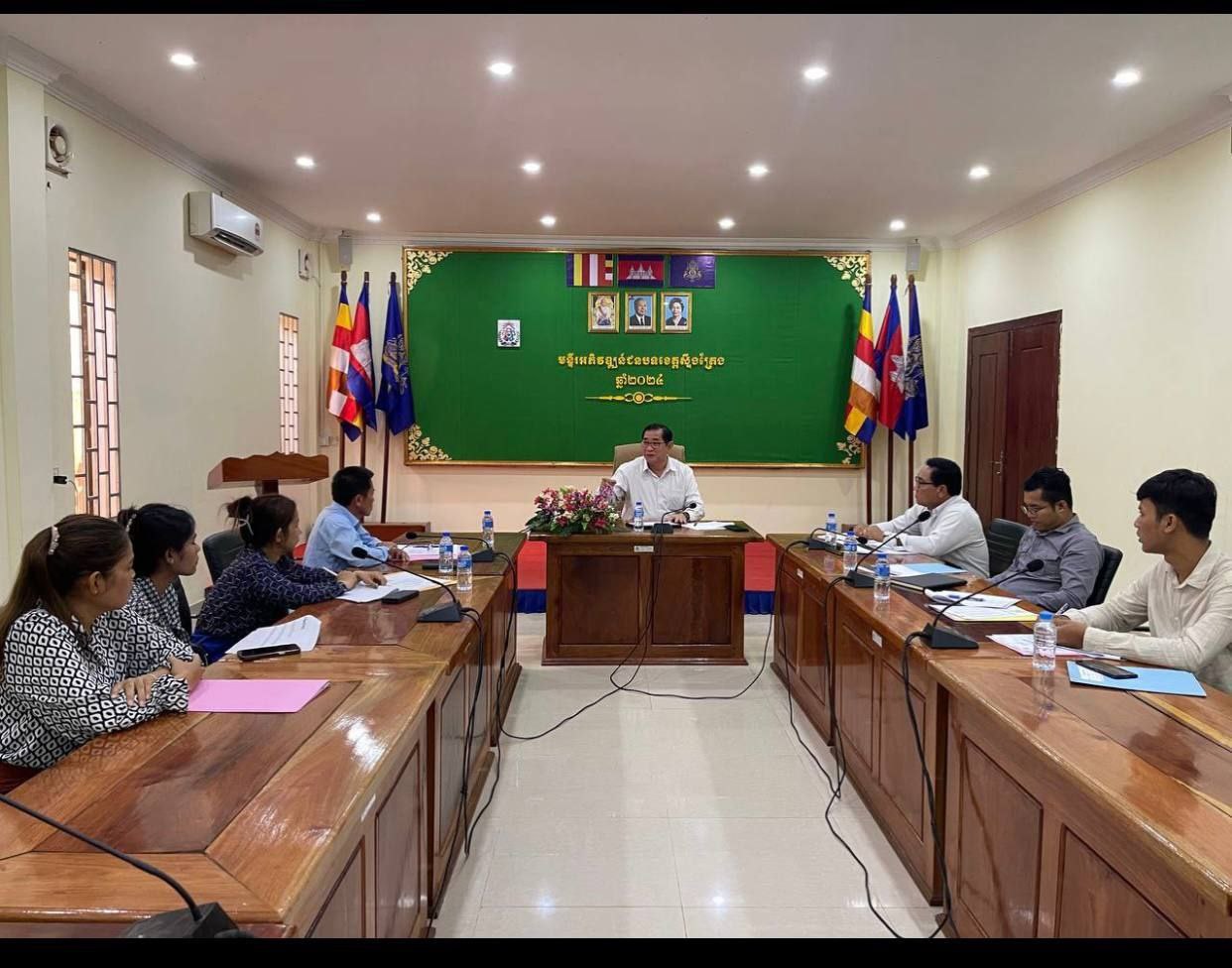 ឯកឧត្តម លី ណារុន ចុះជួបសំណេះសំណាលជាមួយសមាជិកឥណទានចំនួន២ក្រុម នៅស្រុកថាឡាបរិវ៉ាត់ 5 photo 2024 04 25 16 55 35 2