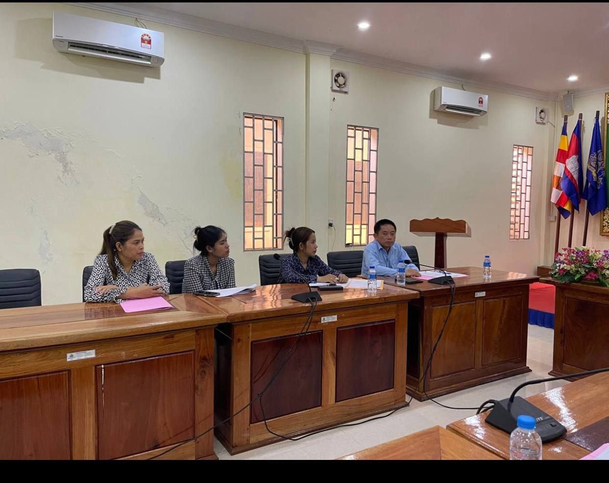 ឯកឧត្តម លី ណារុន ចុះជួបសំណេះសំណាលជាមួយសមាជិកឥណទានចំនួន២ក្រុម នៅស្រុកថាឡាបរិវ៉ាត់ 7 photo 2024 04 25 16 55 36 2