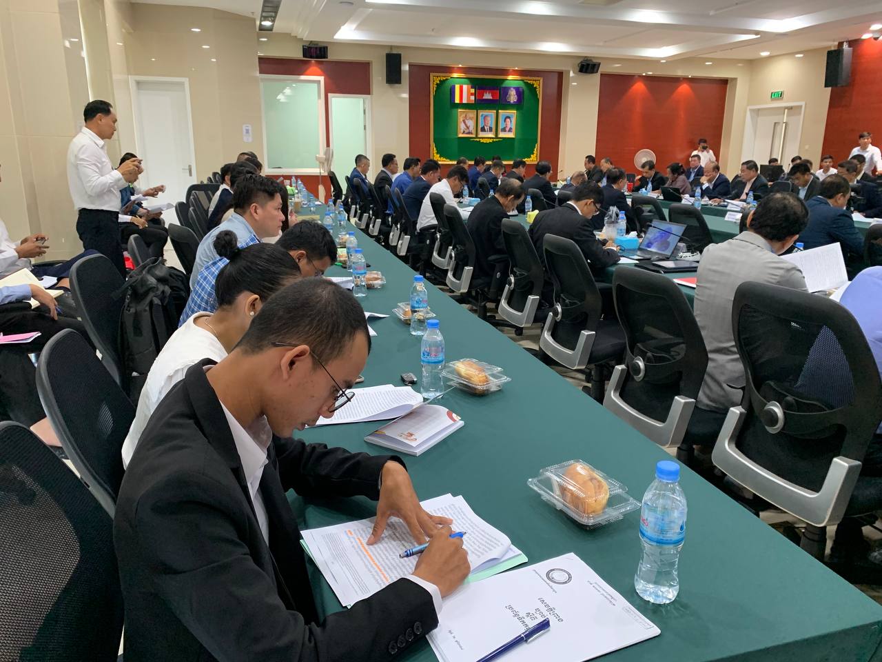 ឯកឧត្ត យឹម ជុង រដ្ឋលេខាធិការក្រសួងអភិវឌ្ឍន៍ជនបទ អញ្ជើញចូលរួមក្នុងកិច្ចប្រជុំអន្តរក្រសួង ពិនិត្យ និង ពិភាក្សាលើសេចក្តីព្រាងច្បាប់ស្តីពីប្រព័ន្ធទឹកកខ្វក់ 3 photo 2024 04 29 08 55 02