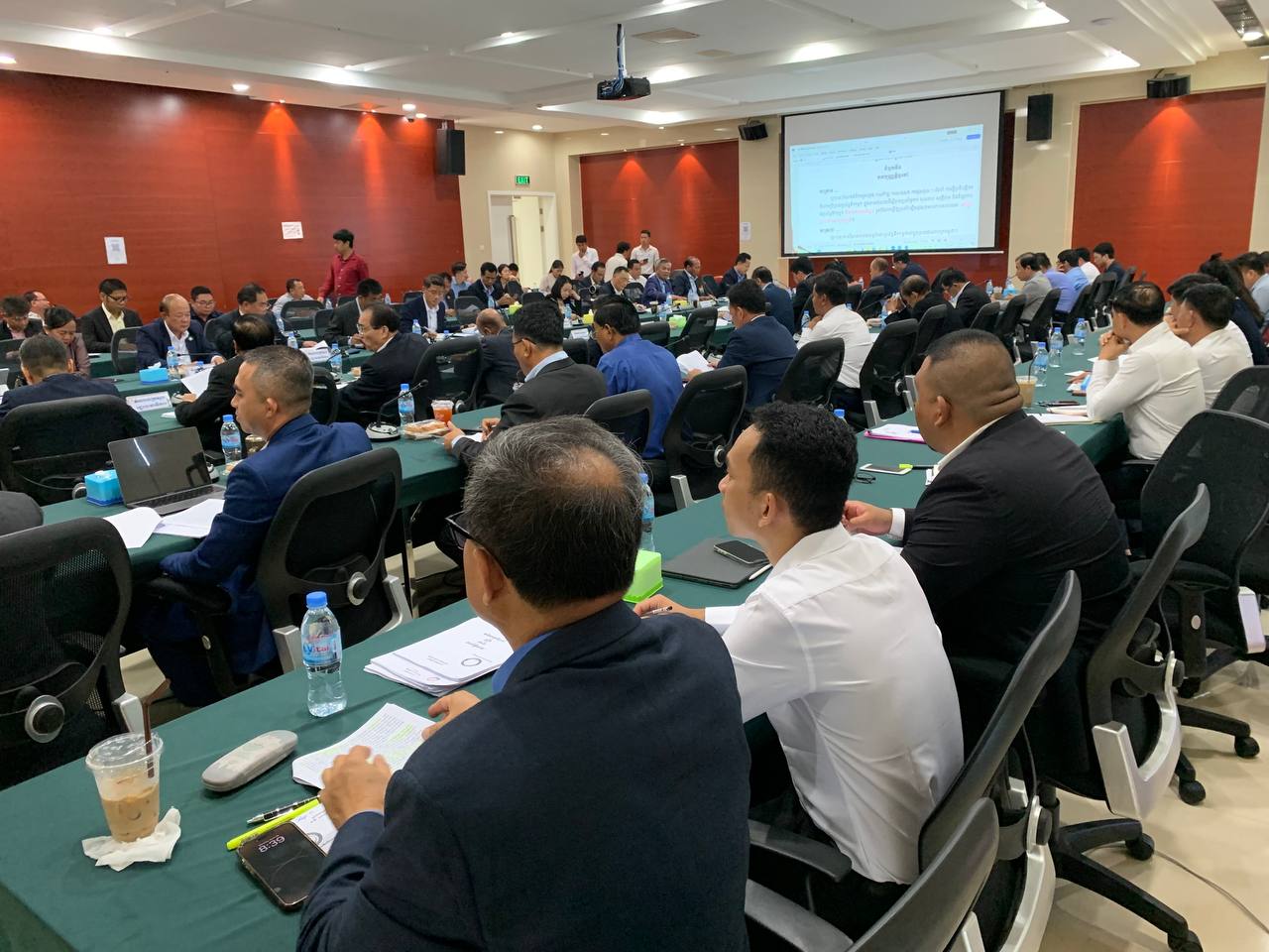 ឯកឧត្ត យឹម ជុង រដ្ឋលេខាធិការក្រសួងអភិវឌ្ឍន៍ជនបទ អញ្ជើញចូលរួមក្នុងកិច្ចប្រជុំអន្តរក្រសួង ពិនិត្យ និង ពិភាក្សាលើសេចក្តីព្រាងច្បាប់ស្តីពីប្រព័ន្ធទឹកកខ្វក់ 7 photo 2024 04 29 08 55 14