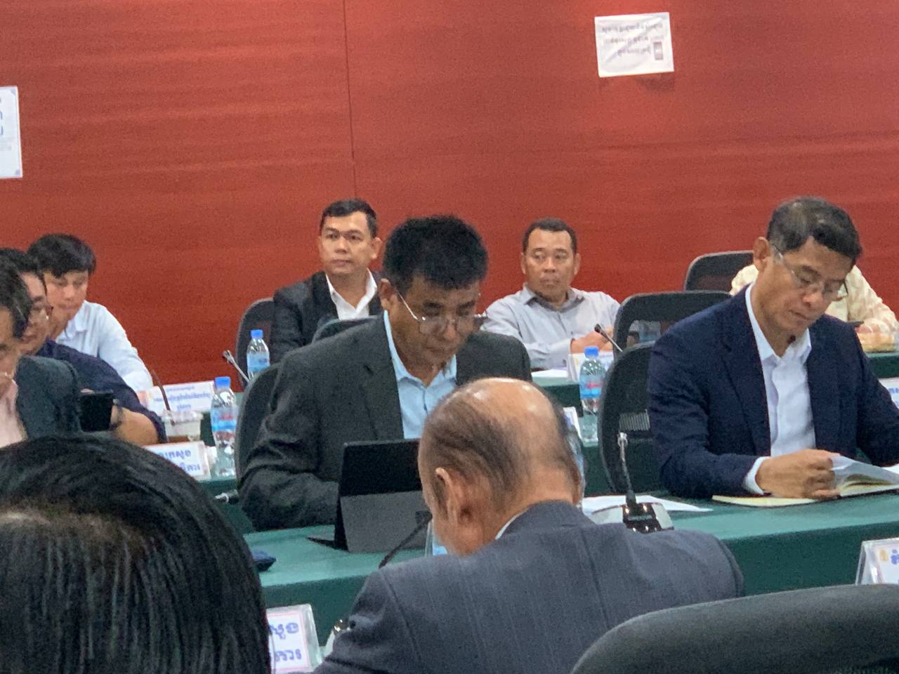 ឯកឧត្ត យឹម ជុង រដ្ឋលេខាធិការក្រសួងអភិវឌ្ឍន៍ជនបទ អញ្ជើញចូលរួមក្នុងកិច្ចប្រជុំអន្តរក្រសួង ពិនិត្យ និង ពិភាក្សាលើសេចក្តីព្រាងច្បាប់ស្តីពីប្រព័ន្ធទឹកកខ្វក់ 9 photo 2024 04 29 08 56 38