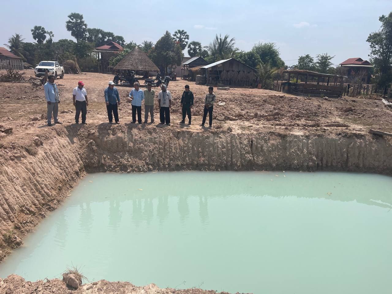 លោក ទូច ម៉ាឡា ដឹកនាំមន្ដ្រីបច្ចេកទេសផ្គត់ផ្គង់ទឹកជនបទ បន្តចុះពិនិត្យស្ថានភាពការប្រើប្រាស់ទឹក របស់ប្រជាពលរដ្ឋក្នុងស្រុកវ៉ារិន 10 photo 2024 05 01 20 25 39