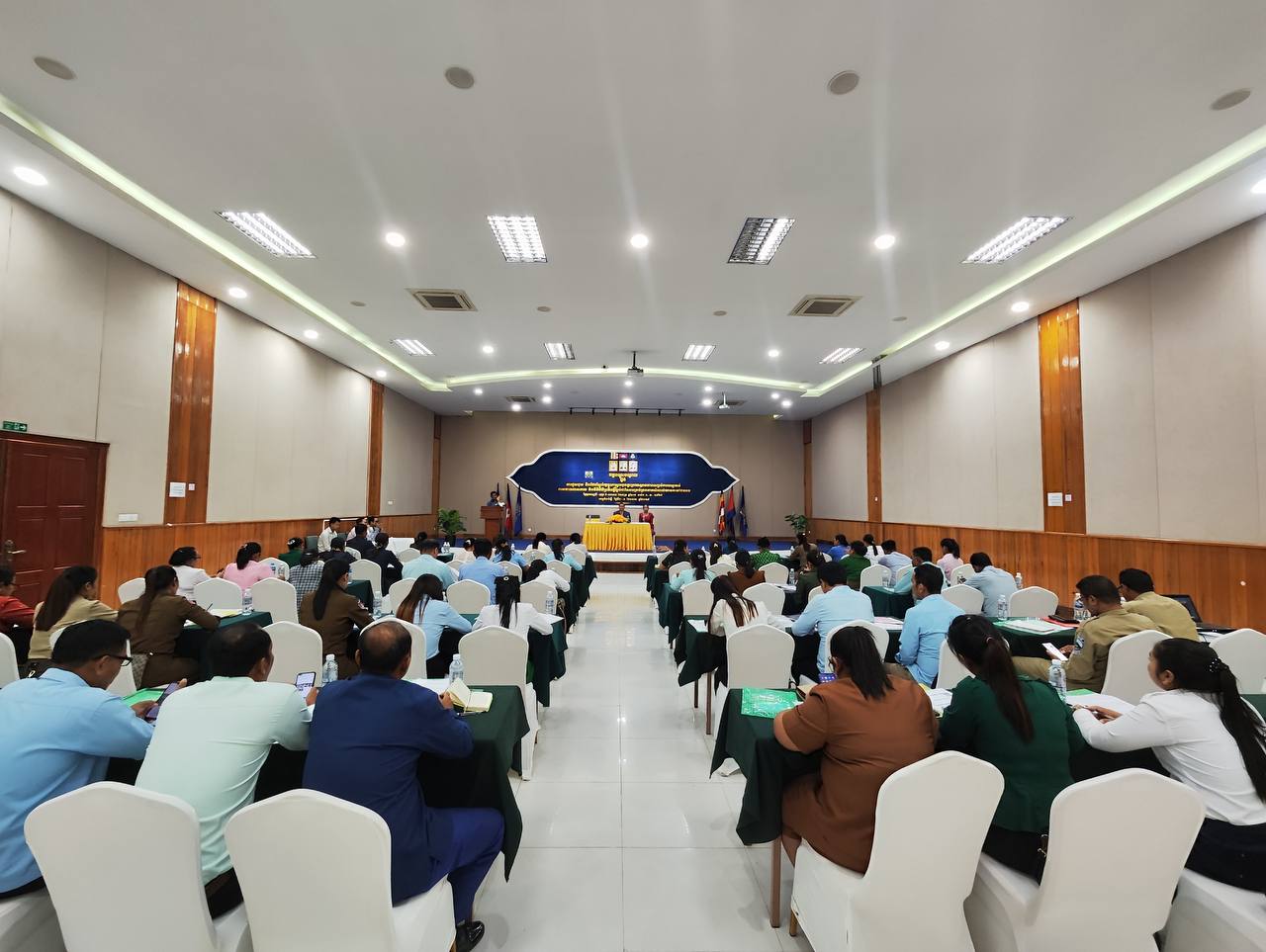 ឯកឧត្តម ស្រុិន ពុទ្ធី អញ្ជើញជាអធិបតីក្នុងពិធីបើកវគ្គបណ្ដុះបណ្ដាល ស្ដីពីភាពជាអ្នកដឹកនាំស្រ្តីក្នុងការជួសជុល និងថែទាំអណ្ដូងស្នប់ យុទ្ធសាស្រ្តអនុវត្កក្រោយស្ថានភាពបញ្ចប់ការបន្ទោបង់ពាសវាលពាសកាល និងនីតិវិធីប្រតិបត្តិស្តង់ដារ នៃការគ្រប់គ្រងកាកសំណល់លាមកតាមគ្រួសារ នៅតំបន់ជនបទ 9 photo 2024 05 02 16 15 31