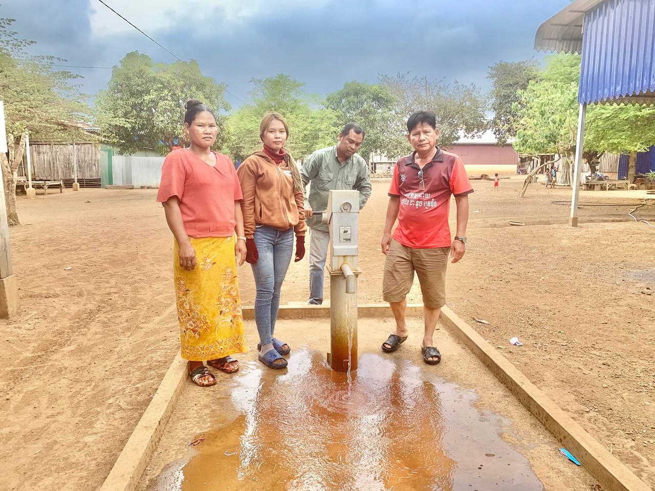 លោកអនុប្រធានមន្ទីរទទួលបន្ទុកការិយាល័យផ្គត់ផ្គង់ទឹក ចុះពិនិត្យស្ថានភាពប្រើប្រាស់ទឹកនៅស្រុកបរកែវ និងស្រុកអូរយ៉ាដាវ 6 photo 2024 05 04 16 01 40