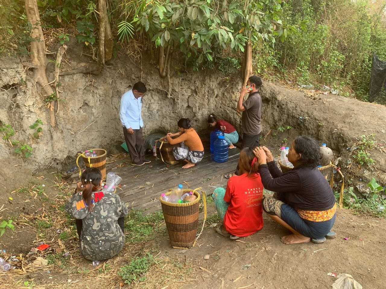 លោកអនុប្រធានមន្ទីរទទួលបន្ទុកការិយាល័យផ្គត់ផ្គង់ទឹក ចុះពិនិត្យស្ថានភាពប្រើប្រាស់ទឹកនៅស្រុកបរកែវ និងស្រុកអូរយ៉ាដាវ 11 photo 2024 05 04 16 02 07