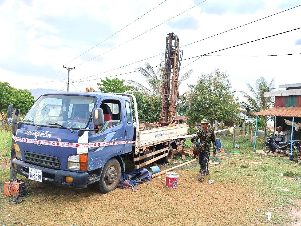 ក្រុមការងារ នៃមន្ទីរអភិវឌ្ឍន៍ជនបទខេត្តពោធិ៍សាត់ ចុះជួសជុលអណ្ដូងទឹកបានចំនួន ០២អណ្ដូង នៅស្រុកក្រវ៉ាញ និងស្រុកតាលោសែនជ័យ 9 photo 2024 05 06 17 25 59