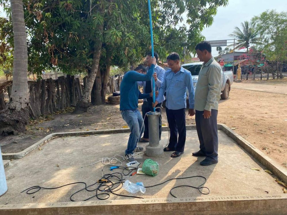 ក្រុមការងារបច្ចេកទេសផ្គត់ផ្គង់ទឹកជនបទរបស់មន្ទីរអភិវឌ្ឍន៍ជនបទខេត្តពោធិ៍សាត់ ចុះជួសជុលអណ្ដូងស្នប់បន្ទាន់ចំនួន ៣អណ្ដូង 2 photo 2024 05 07 17 54 35 2