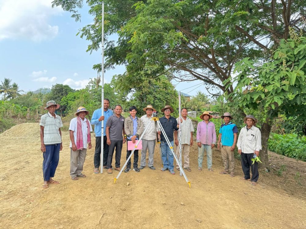 ក្រុមការងារសម្របសម្រួលគម្រោង "កសាងភូមិសន្តិភាព តាមរយៈការអភិវឌ្ឍសហគមន៍ជនបទចម្រុះ" ខេត្តបាត់ដំបង 2 photo 2024 05 13 10 20 45