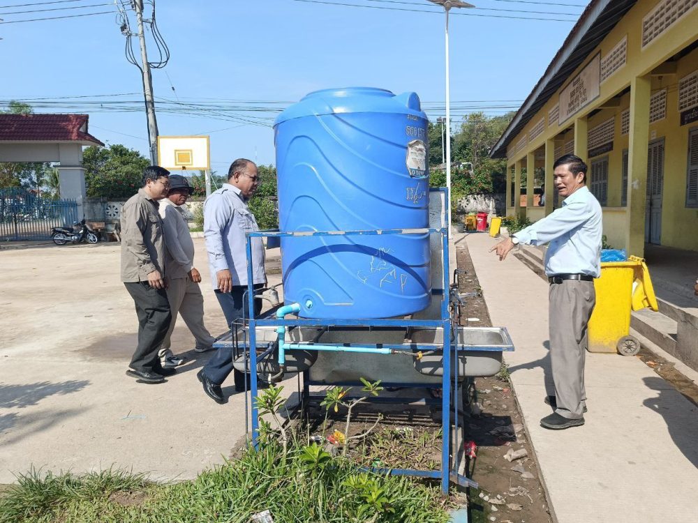 លោក លន់ សាយតេង ចុះធ្វើការអង្កេត និងផ្ទៀងផ្ទាត់បញ្ចប់ការបន្ទោបង់ពាសវាលពាសកាល (ODF) នៅខេត្តព្រះសីហនុ 2 photo 2024 05 14 19 50 51 2