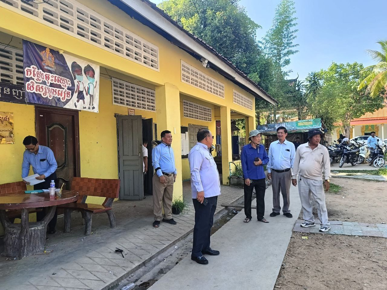 លោក លន់ សាយតេង ចុះធ្វើការអង្កេត និងផ្ទៀងផ្ទាត់បញ្ចប់ការបន្ទោបង់ពាសវាលពាសកាល (ODF) នៅខេត្តព្រះសីហនុ 8 photo 2024 05 14 19 50 52