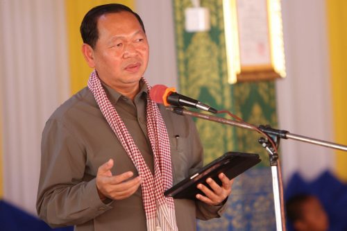 រដ្ឋមន្រ្ដីអភិវឌ្ឍន៍ជនបទស្រុកទ្រាំងខេត្តតាកែវ១