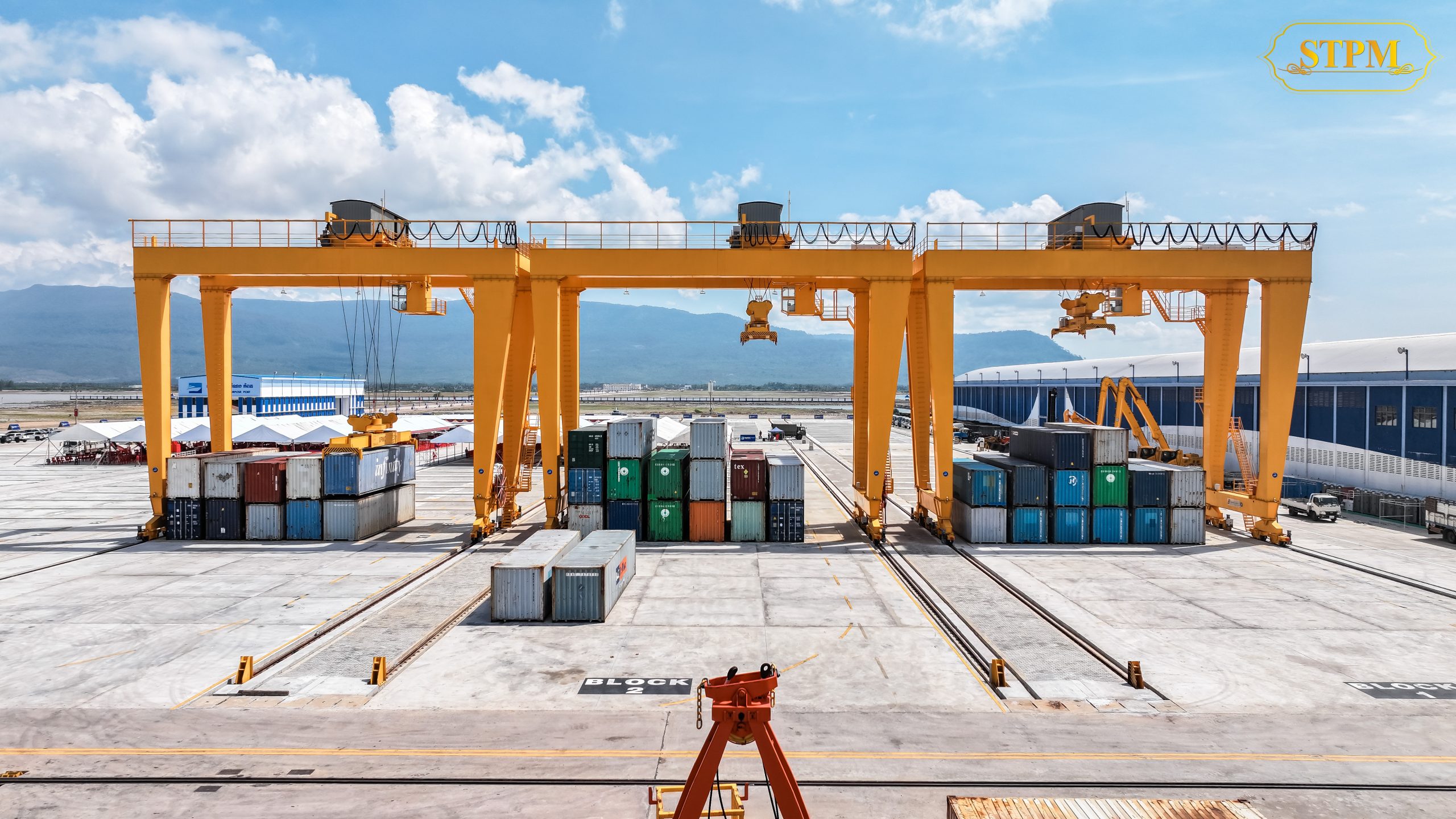 ឯកឧត្តម ឆាយ ឫទ្ធិសែន អញ្ជើញជាកិត្តិយសក្នុងពិធីសម្ពោធបើកឱ្យដំណើរការជាផ្លូវការកំពង់ផែពហុបំណងកំពត ក្រោមអធិបតីភាពដ៏ខ្ពង់ខ្ពស់ សម្តេចមហាបវរធិបតី ហ៊ុន ម៉ាណែត 7 DJI 20240606063224 0470 D scaled