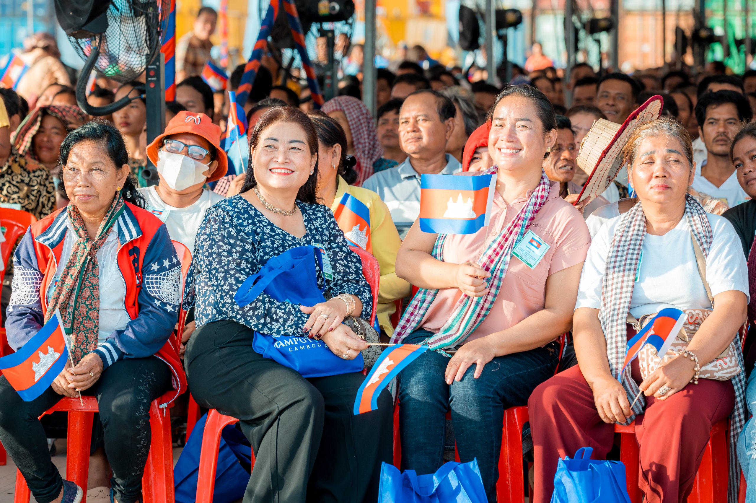 ឯកឧត្តម ឆាយ ឫទ្ធិសែន អញ្ជើញជាកិត្តិយសក្នុងពិធីសម្ពោធបើកឱ្យដំណើរការជាផ្លូវការកំពង់ផែពហុបំណងកំពត ក្រោមអធិបតីភាពដ៏ខ្ពង់ខ្ពស់ សម្តេចមហាបវរធិបតី ហ៊ុន ម៉ាណែត 8 DSC 7113 scaled
