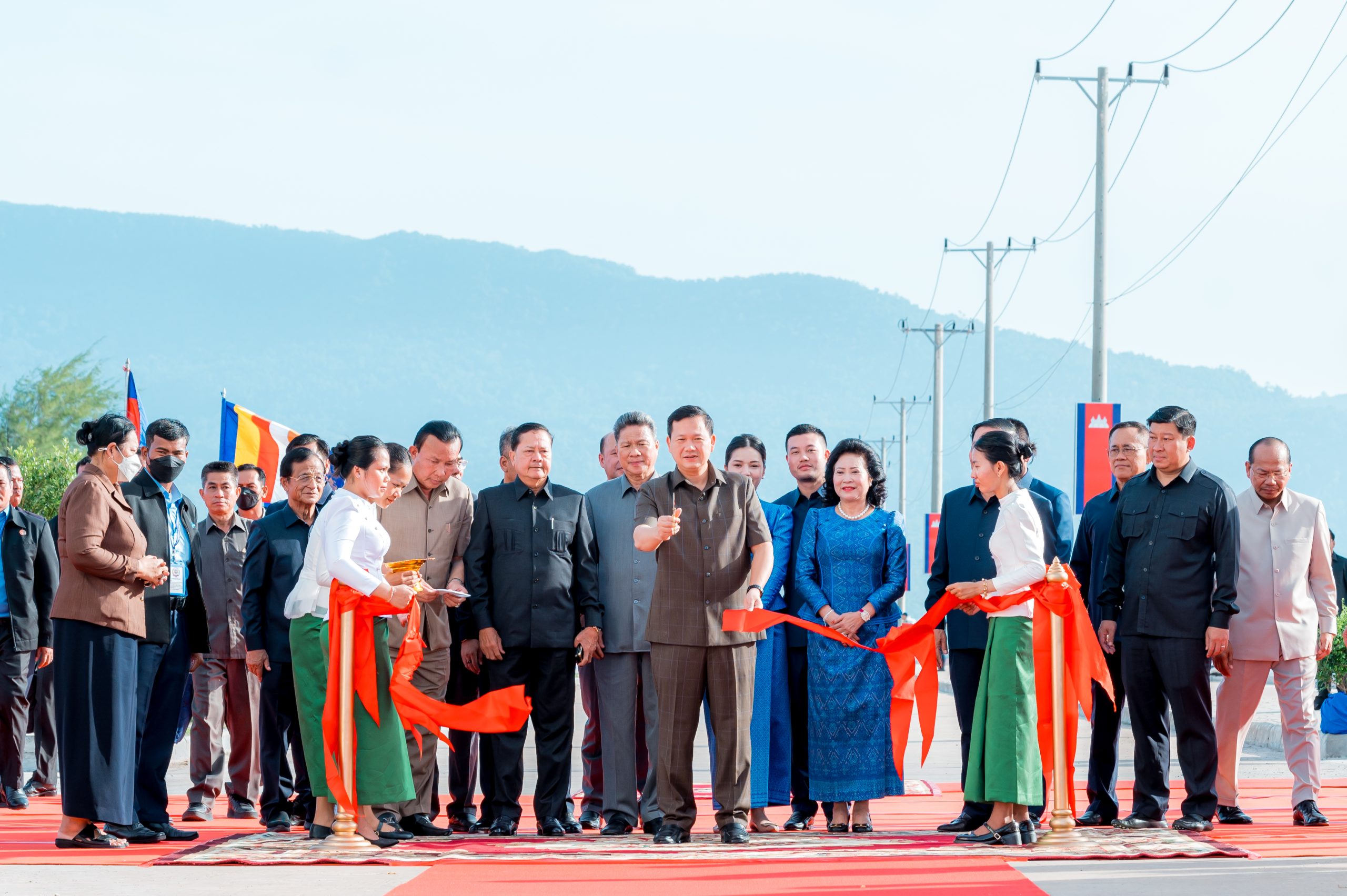 ឯកឧត្តម ឆាយ ឫទ្ធិសែន អញ្ជើញជាកិត្តិយសក្នុងពិធីសម្ពោធបើកឱ្យដំណើរការជាផ្លូវការកំពង់ផែពហុបំណងកំពត ក្រោមអធិបតីភាពដ៏ខ្ពង់ខ្ពស់ សម្តេចមហាបវរធិបតី ហ៊ុន ម៉ាណែត 3 DSC 7340 scaled