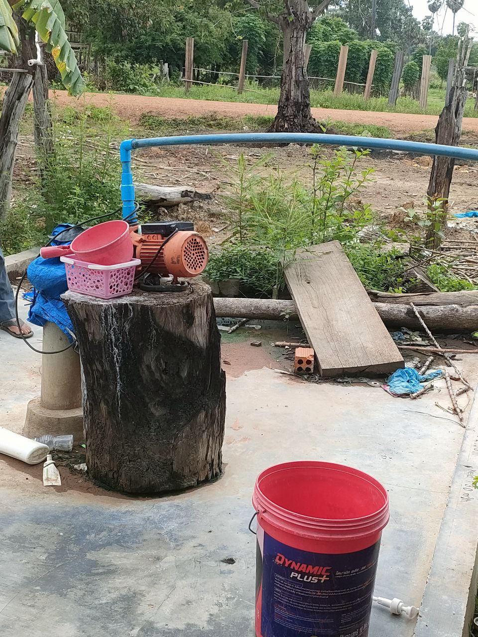 ក្រុមការងារទឹកស្អាត នៃមន្ទីរអភិវឌ្ឍន៍ជនបទបានជួសជុលអណ្តូងស្នប់ជូនប្រជាពលរដ្ឋបានចំនួន ២អណ្តូង ស្ថិតនៅភូមិអូរស្មៀត ឃុំតស៊ូ ស្រុកជ័យសែន 8 photo 2024 05 31 15 26 34