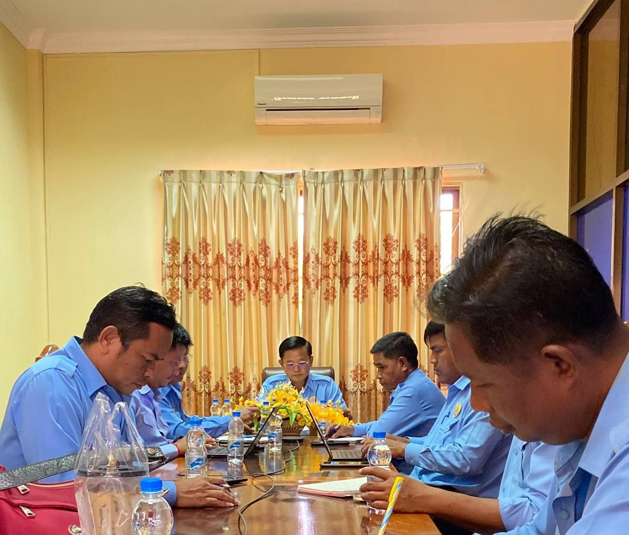 លោក អៀម អឿន ដឹកនាំកិច្ចប្រជុំប្រចាំខែឧសភា និងលើកទិសដៅការងារខែមិថុនា ឆ្នាំ២០២៤ របស់មន្ទីរអភិវឌ្ឍន៍ជនបទខេត្តរតនគិរី 6 photo 2024 06 03 16 54 09