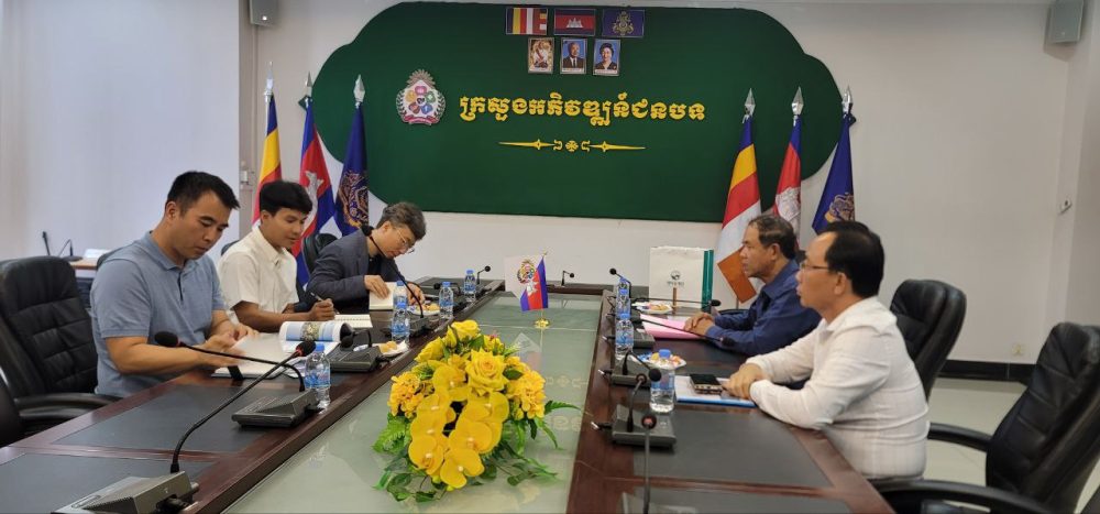 ឯកឧត្តម ជួប សំអាត ទទួលជួបពិភាក្សាការងារជាមួយប្រតិភូអង្គការចលនាភូមិថ្មីកូរ៉េ 2 photo 2024 06 04 16 59 26