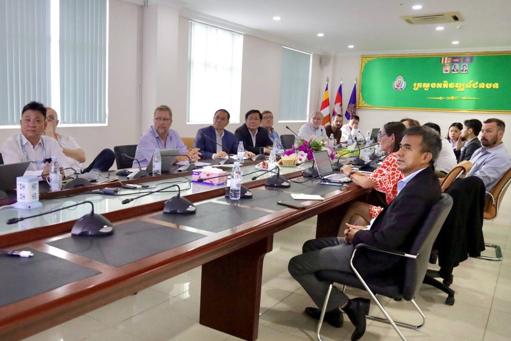 ឯកឧត្តមបណ្ឌិត នួន ដាញ៉ិល ជួបប្រជុំ Wrap Up ជាមួយក្រុមបេសកម្មរបស់ធនាគារអភិវឌ្ឍន៍អាល្លឺម៉ង់ (KfW) 2 photo 2024 06 21 21 19 25 4