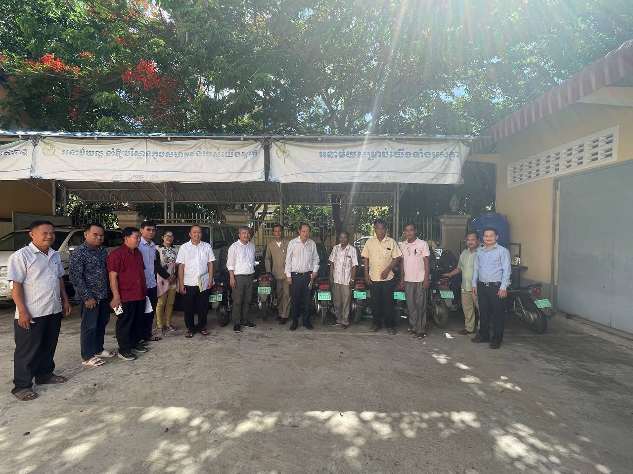 ឯកឧត្តម ហួត សារឹម អញ្ជើញចុះពិនិត្យការងារ និងសម្ភារៈនៅតាមមន្ទីរអភិវឌ្ឍន៍ជនបទខេត្ត 9 photo 2024 06 26 14 36 21