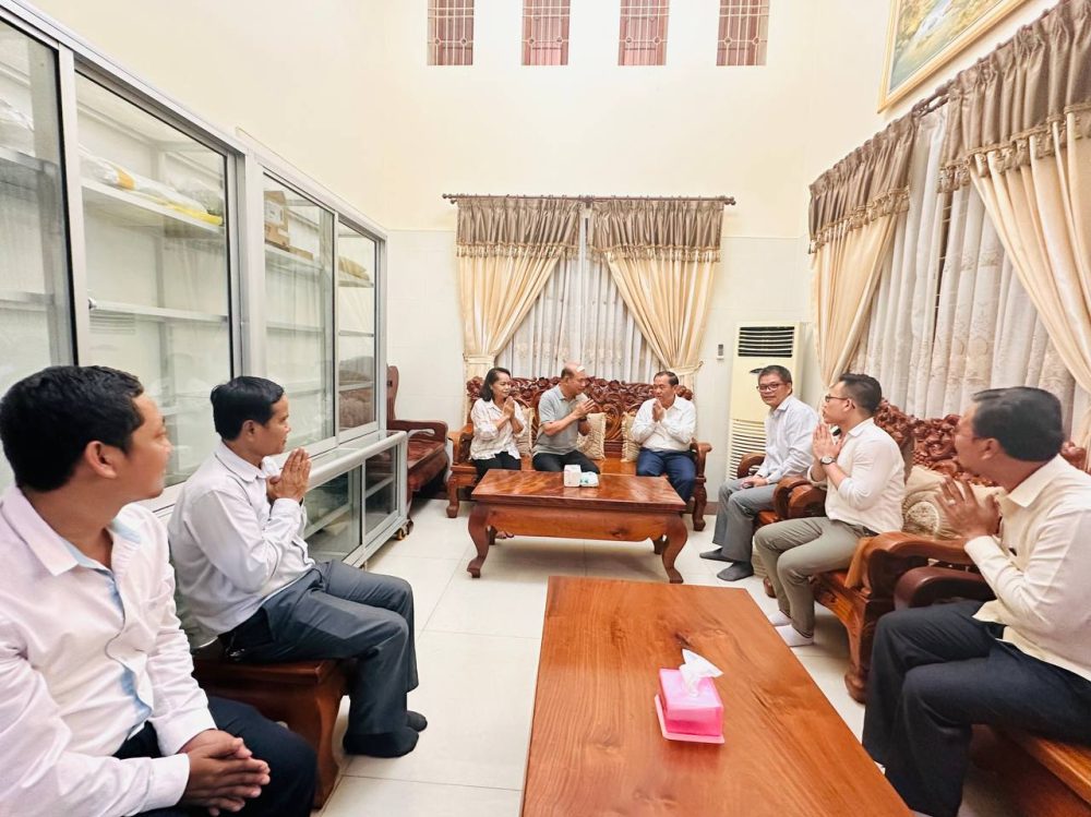 ឯកឧត្តម ឈឹម សៅគី អញ្ជើញសួសរសុខទុក្ខថ្នាក់ដឹកនា និងមន្ត្រីរាជការក្រសួងអភិវឌ្ឍន៍ 2 photo 2024 07 10 11 26 15