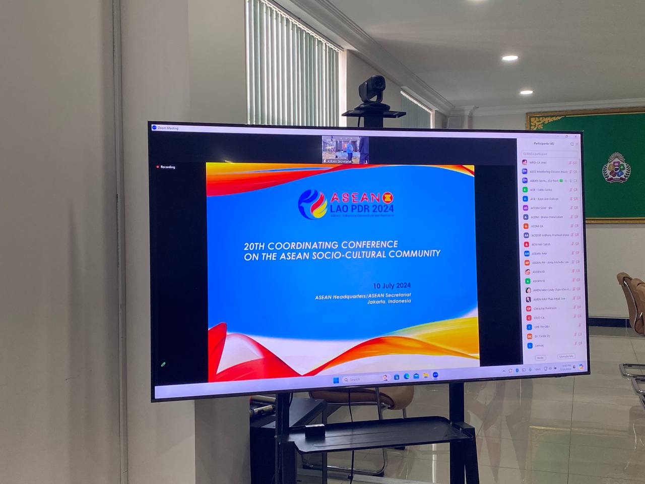 ឯកឧត្តម ប៉ែន ពេជ្រសាលី រដ្ឋលេខាធិការ បានដឹកនាំមន្រ្តីនៃនាយកដ្ឋានផែនការនិងទំនាក់ទំនងសាធារណៈ ចូលរួមសន្និសីទ លើកទី២០ស្តីពី “សហគមន៍សង្គមវប្បធម៌អាស៊ាន” 8 photo 2024 07 10 20 58 22