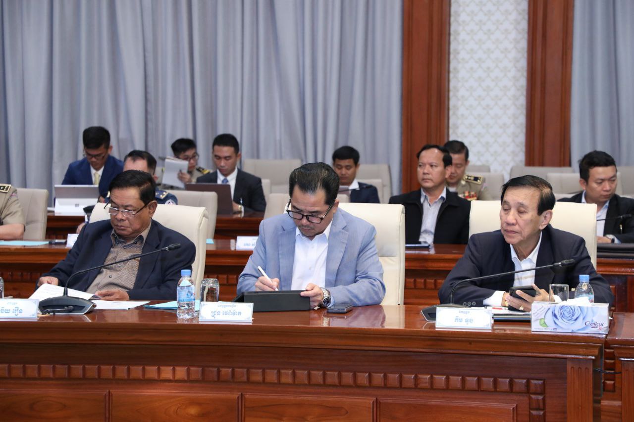 ឯកឧត្តមបណ្ឌិត ជ្រុន ថេរ៉ាវ៉ាត អញ្ជើញចូលរួមក្នុងកិច្ចប្រជុំឆ្លងច្បាប់ចរាចរណ៍ផ្លូវគោកថ្មី 7 photo 2024 07 17 06 20 04