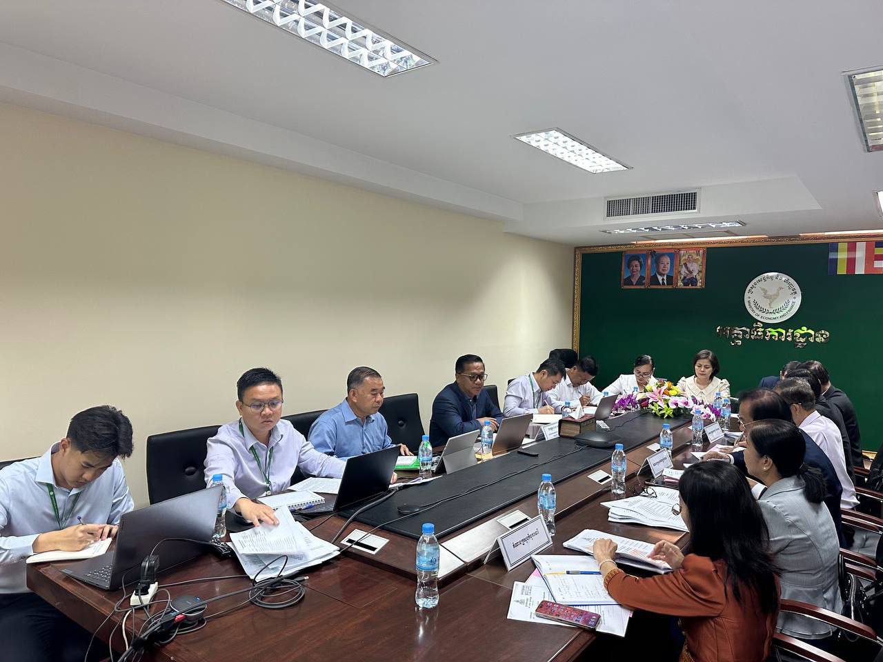 ឯកឧត្តម ជី ស៊ីថា អញ្ជើញដឹកនាំប្រតិភូក្រសួងអភិវឌ្ឍន៍ជនបទ ចូលរួមកិច្ចប្រជុំជាមួយលេខាធិការដ្ឋាននៃក្រុមការងាររៀបចំក្របខ័ណ្ឌ និងវិធាននៃប្រព័ន្ធសវនកម្មផ្ទៃក្នុង និងអធិការរកិច្ច 6 photo 2024 07 17 12 42 47