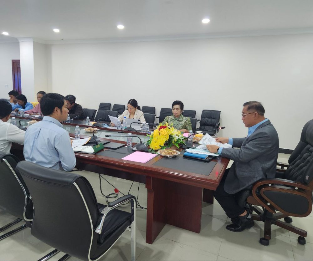 ឯកឧត្តម លី ណារុន អញ្ជើញដឹកនាំកិច្ចប្រជុំពិនិត្យមើលពីវឌ្ឍនភាពនិងតម្រង់ទិសការអនុវត្តការគ្រប់គ្រងគម្រោងឥណទានក្រសួងអភិវឌ្ឍន៍ជនបទ 2 photo 2024 07 18 14 13 19