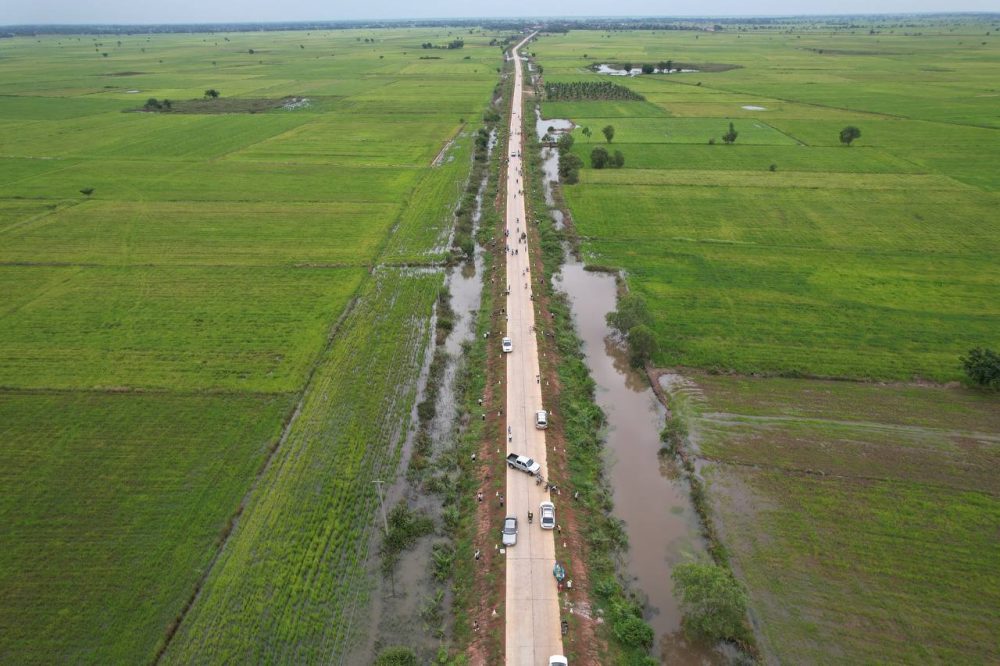 ប្រធានមន្ទីរអភិវឌ្ឍន៍ជនបទខេត្តព្រៃវែង ផ្តួចផ្តើមរកកូនឈើ (កូនក្ងោក) សរុបចំនួន ២៦៥០ដើម ដើម្បីដាំលម្អសោភណ្ឌភាពតាមដងផ្លូវ 2 photo 2024 07 27 14 57 36