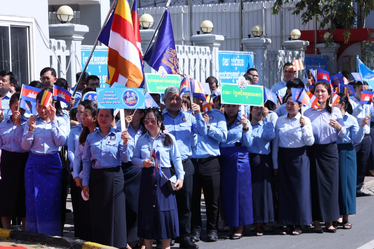 ទីស្ដីការក្រសួងអភិវឌ្ឍន៍ជនបទ ថ្នាក់ដឹកនាំ និងមន្ដ្រីរាជការគ្រប់លំដាប់ថ្នាក់ នៃក្រសួងអភិវឌ្ឍន៍ជនបទ បានសម្ដែងការអបអរសារទរ និងគោរពជូនពរ សម្ដេចអគ្គមហាសេនាបតីតេជោ ហ៊ុន សែន ប្រធានព្រឹទ្ធសភា ក្នុងឱកាសខួបចម្រើនជន្មាយុគម្រប់ ៧២ឆ្នាំ ឈានចូល ៧៣ឆ្នាំ នៅថ្ងៃទី៥ ខែសីហា ឆ្នាំ២០២៤ ហើយជាថ្ងៃប្រវត្តិសាស្ដ្រនៃពិធីបើកការដ្ឋាន “គម្រោងព្រែកជីកហ្វូណនតេជោ” ។ 17 15 3