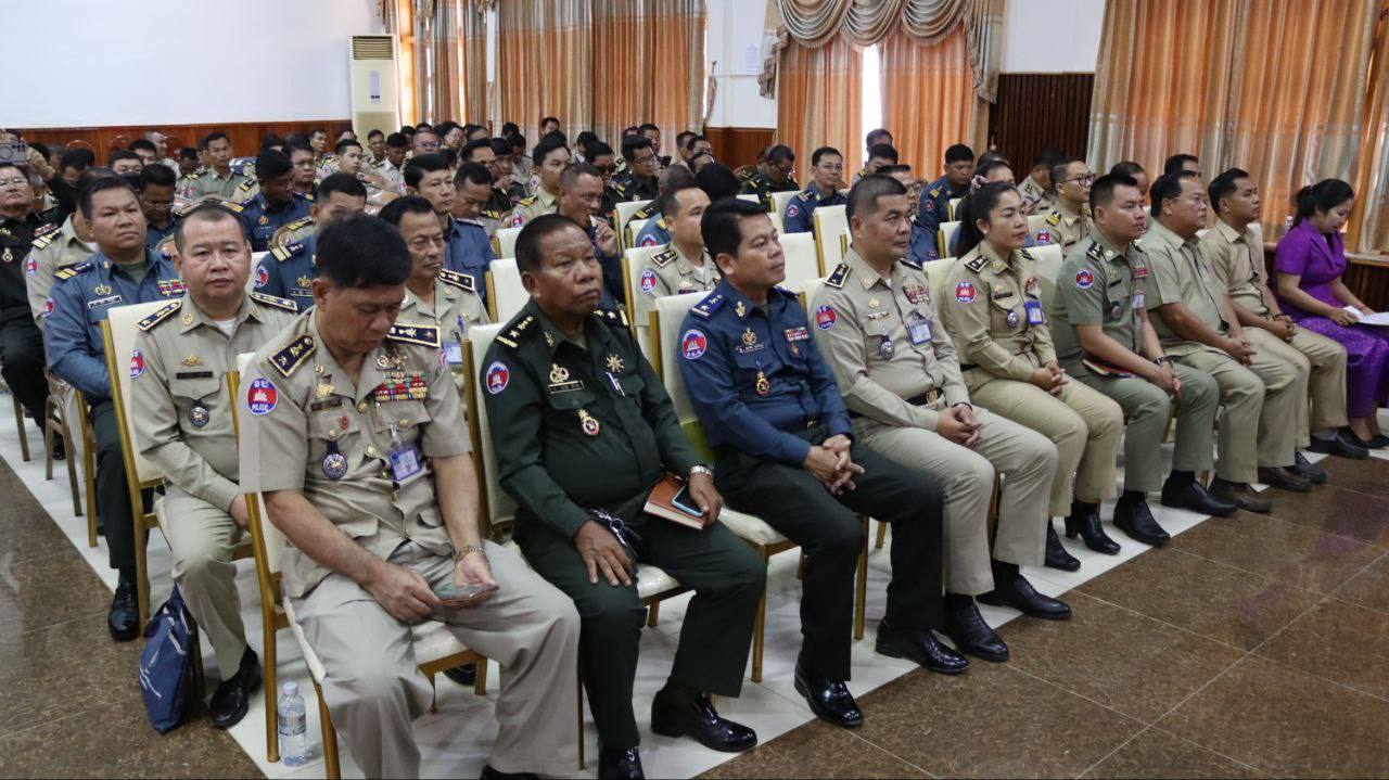 ឯកឧត្តម គង់ វីរៈ អញ្ជើញចូលរួមប្រជុំបូកសរុបលទ្ធផលការងារប្រចាំឆមាសទី១ ឆ្នាំ២០២៤ និងលើកទិសដៅការងារបន្ត របស់ក្រុមការងាររាជរដ្ឋាភិបាលចុះមូលដ្ឋានខេត្តក្រចេះ 6 photo 2024 08 07 13 53 46