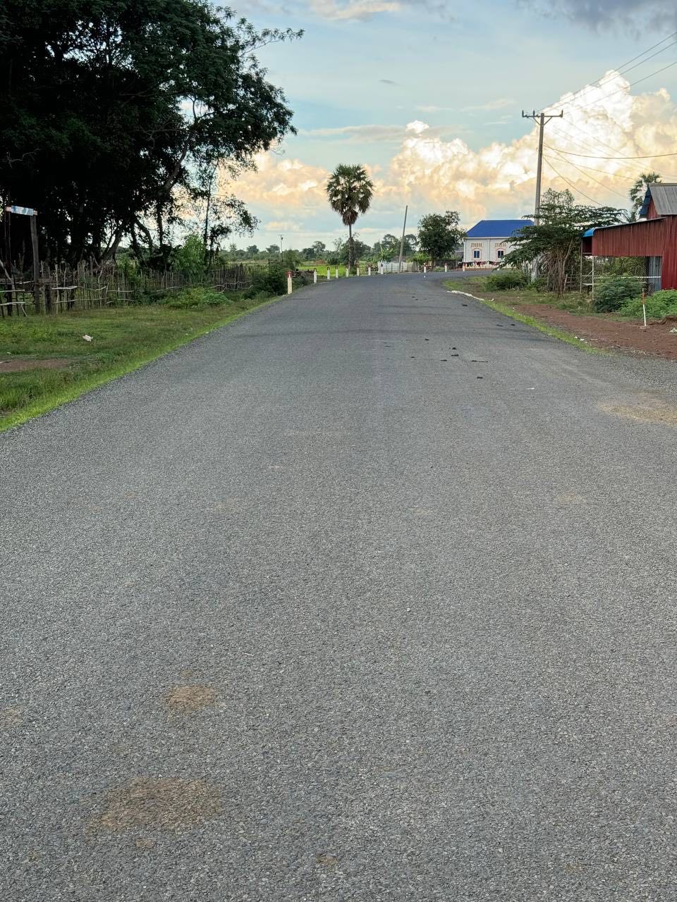 ឯកឧត្ដម អុឹង វណ្ណា ដឹកនាំមន្ដ្រីបច្ចេកទេសថ្នាក់ក្រសួង និងថ្នាក់មន្ទីរ ចុះពិនិត្យវឌ្ឍនភាពការសាងសង់ផ្លូវ ក្នុងខេត្តគោលដៅចំនួន ៤ 19 photo 2024 08 07 17 56 23