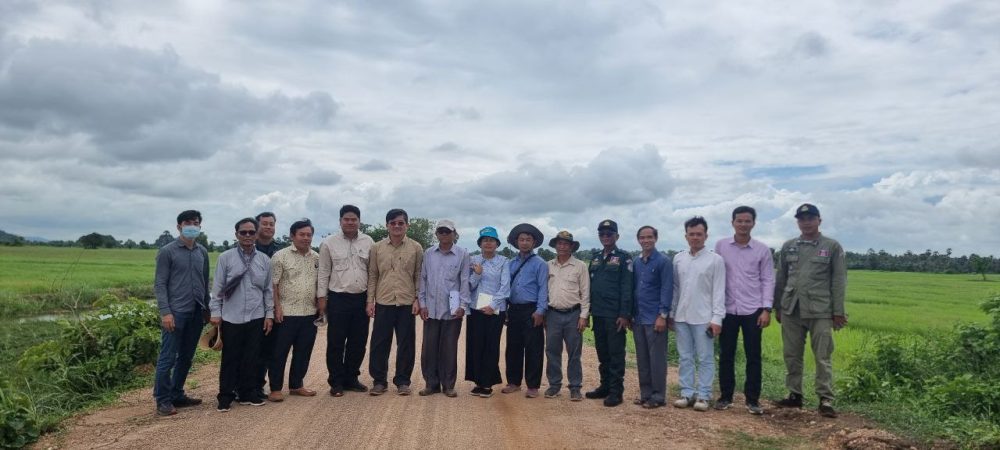 លោក ហ៊ សូរិន ប្រធានមន្ទីរអភិវឌ្ឍន៍ជនបទ បង្ហាញផ្លូវចំនួន ៣ខ្សែ សម្រាប់ជួសជុលក្នុងផែនការ ឆ្នាំ២០២៥ 2 photo 2024 08 09 19 04 23