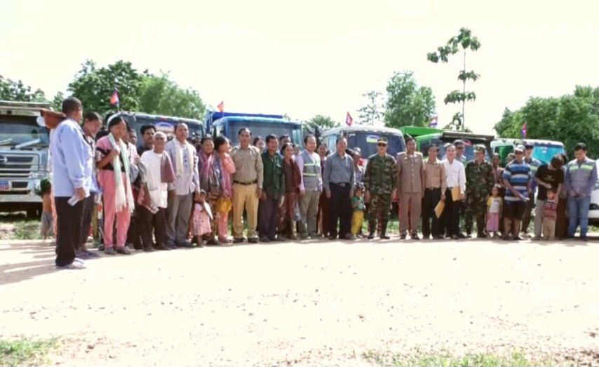 ឯកឧត្តមបណ្ឌិត សៅ ជីវ័ន្ត អញ្ជើញជាអធិបតីក្នុងពីធីបើកការដ្ឋានស្ថាបនាផ្លូវក្រាលដីល្បាយក្រួស ចំនួន ០២ខ្សែ មានប្រវែងសរុប ៤ ៧៥០ម៉ែត្រ ស្ថិតនៅស្រុកជុំគិរី ខេត្តកំពត 2 photo 2024 08 12 17 01 15